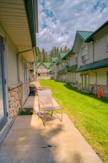 5 Mins To Banff - Cozy Townhome 2Br&2Bath - Banff Pass Included Канмор Экстерьер фото